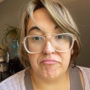 Meet your Posher,  Amber